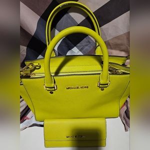 Michael Kors Selma Satchel Handbag AND Matching Wallet - Never Used - No Tags